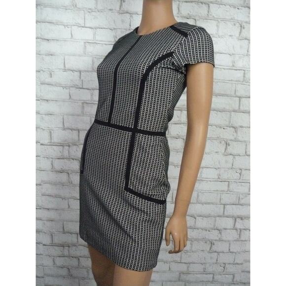$253 Parker Black Ivory Jacquard Knit Dia Sheath Dress with Piping Small NWT - Picture 6 of 9